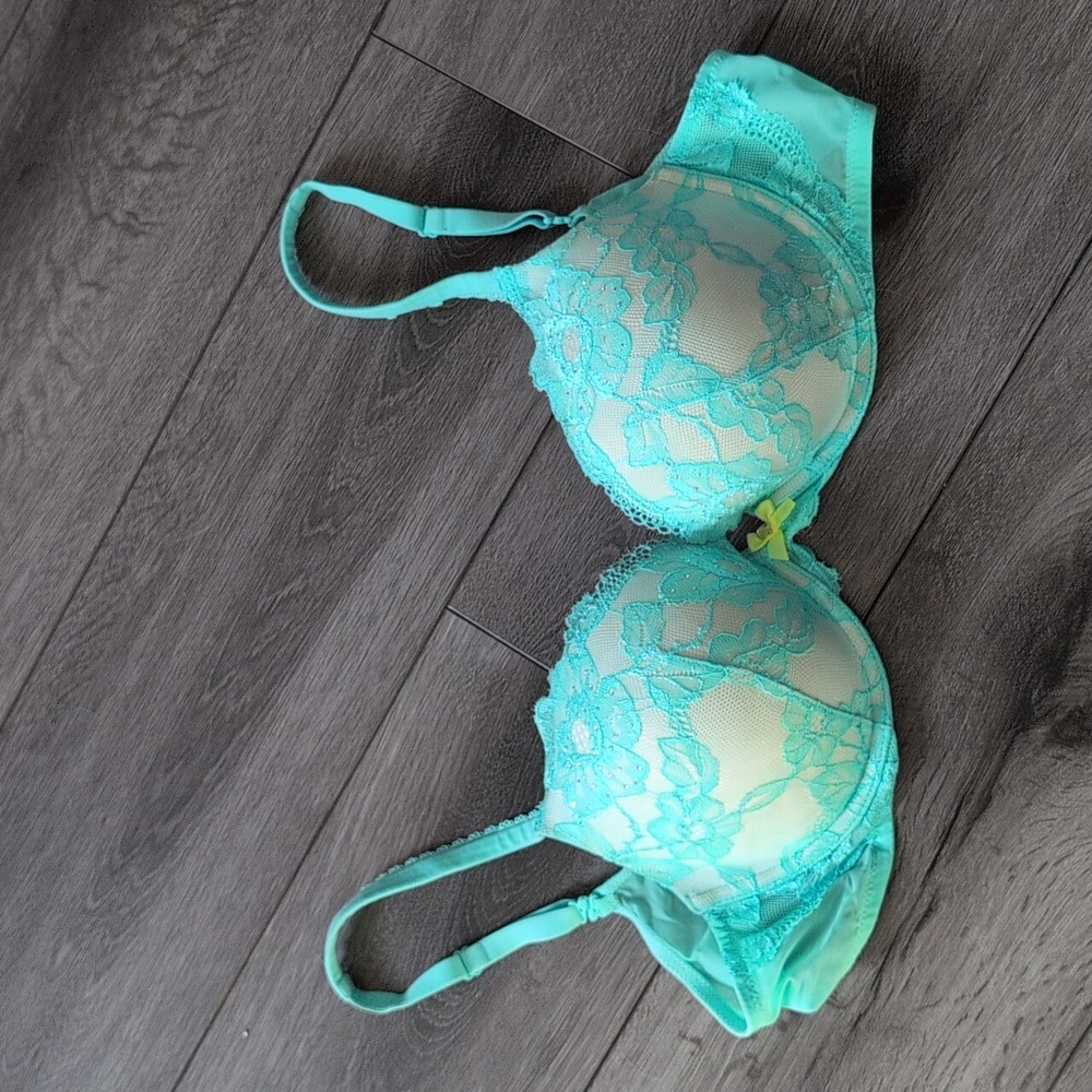 Victoria's Secret, Body By Victoria, Aqua Blue Lace Push-up Bra, Size 38C